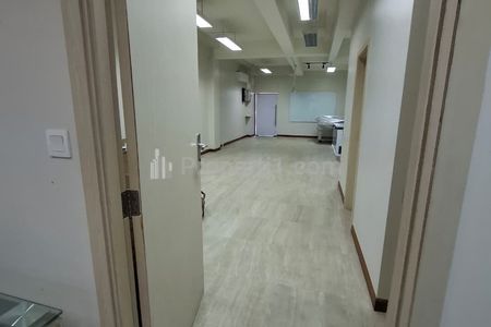 Sewa 2 Unit Ruko 1 Lantai di Komplek Pondok Pinang Center, Pondok Pinang, Kebayoran Lama, Jakarta Selatan