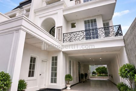 Jual Rumah di Tebet Timur Jakarta Selatan 🔥 Bukan Rumah Biasa… Ini Level Upgrade 🔝 American Classic Vibes, Private Lift