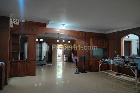 Dijual Rumah 2 Tingkat Siap Huni di Komplek Cemara Asri Medan Jalan Palem