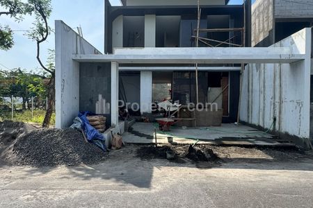 Jual Rumah Baru Mewah Modern Full Furnish Kolam Renang di Sambisari Purwomartani Yogyakarta