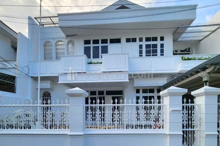 Disewakan Rumah Bagus Mandala Selatan Tomang Jakarta Barat - 6BR Size 310m² Semi Furnished, New Renovated - Sri Pangestuti 