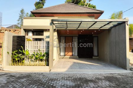 Dijual Rumah Cantik Full Furnished dekat SPBU Kadisoka Purwomartani Sleman