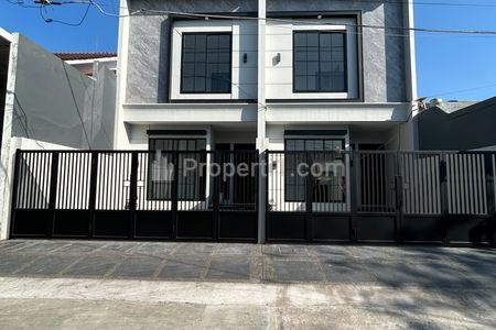 Rumah Dijual di Wisma Mukti Klampis Surabaya Timur Modern Minimalis SHM