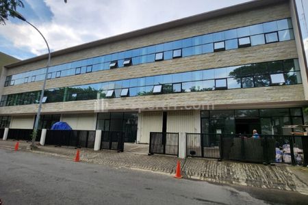 Dijual Ruko Baru 3 Lantai 700m2 di Surabaya Barat - Raya Bukit Golf Citraland - Nol Jalan Raya Kembar - Parkiran 10-12 Mobil Luas