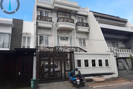 Dijual Rumah Mewah Taman Palem Lestari Cengkareng Jakarta Barat SHM Dekat Bandara