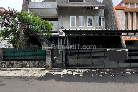 Dijual Rumah Turun Harga Cocok untuk Hunian dan Usaha di Radio Dalam, Jakarta Selatan