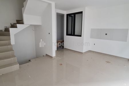 Jual Aparthouse Siap Huni 3+1 BR dan Ada Tiga Lantai di Area Simatupang, Dekat Fatmawati, CITOS Cilandak, Lebak Bulus, Pondok Indah, Jakarta Selatan