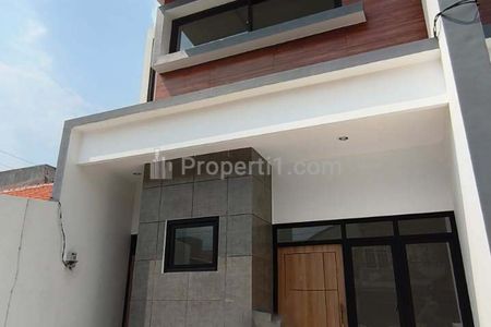 Rumah Dijual Tenggilis Mejoyo Selatan Surabaya Timur dekat MERR dan Ubaya Siap Huni