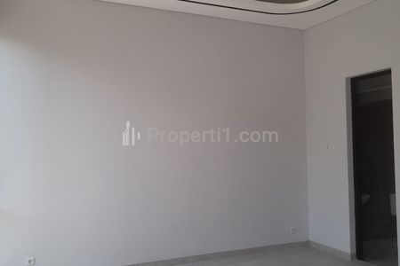 Rumah Dijual Manyar Tirtoyoso Utara Surabaya Timur Dekat MERR dan Galaxy Mall