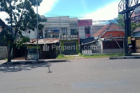 Jual 4 Unit Ruko & Rumah Hitung Tanah 2470 m2 SHM Muka 30 Meter Lokasi Super Strategis untuk Pertokoan Sekolah Komersial di Jl. Kiara Condong Bandung