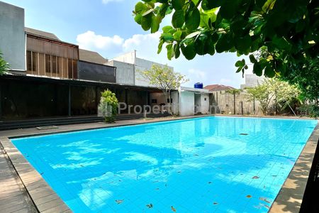 Dijual Rumah Mewah Jarang Ada Luas 220 | 148 di Pondok Pinang, Jakarta Selatan - Fasilitas Kolam Renang