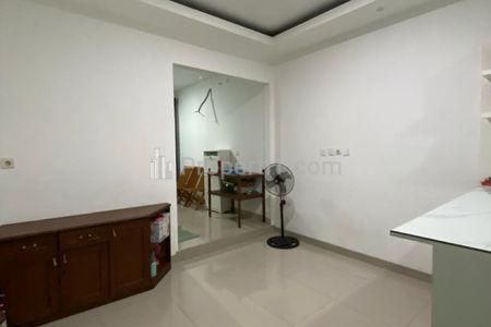 Disewakan Rumah Murah Full Furnished 2 Lantai di Cluster Yarra Jakarta Garden City Jakarta Timur Siap Huni Minimalis Modern