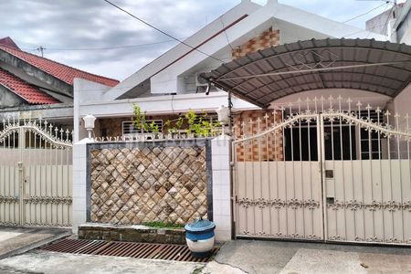 Dijualkan Rumah Daerah Darmo Harapan Indah Surabaya