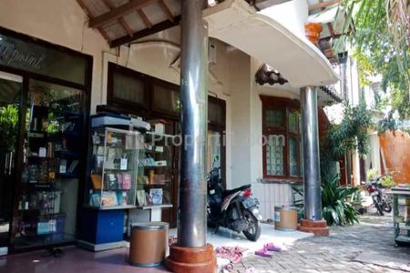 Dijual Rumah Usaha Kantor Gudang di Jalan Raya Wonorejo Rungkut Surabaya Timur SHM Akses Jalan Tembus Depan Belakang