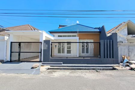 Dijual Rumah 2,5 Lantai Siap Huni di Ngagel Jaya, Surabaya