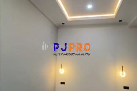 Disewakan Rumah Terenovasi di Summarecon Crown Gading Cluster Regia Bekasi