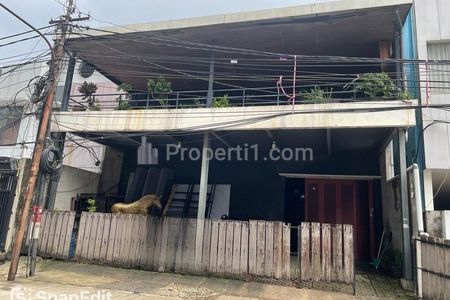Sewa Rumah Dua Setengah Lantai untuk Kantor, Parkir 4 Mobil, Ada Ruang Meeting di Area Thamrin, Belakang UOB, Sudirman, Tanah Abang, Jakarta Pusat