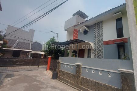 Dijual Rumah Dalam Komplek Strategis Dekat Kampus UI Depok