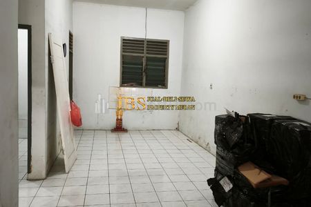 Disewakan Rumah Siap Huni Komplek Cemara Hijau Jalan Metal