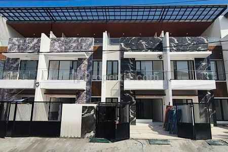 Disewakan Ruko 3 Lantai Siap Pakai di Raya Kertajaya Indah, Dekat Lapangan Koni dan Raya Kertajaya Surabaya