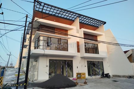 Disewakan Ruko 3 Lantai Siap Pakai di Raya Kertajaya Indah, Dekat Lapangan Koni dan Raya Kertajaya Surabaya