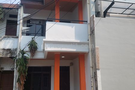 Disewakan Rumah Premium Cocok untuk Usaha dan Tinggal di Tawakal Ujung, Grogol Petamburan, Jakarta Barat