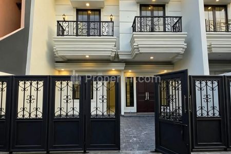 Dijual Rumah Baru Design Classic Modern Dalam Komplek di Duren Sawit, Jakarta Timur