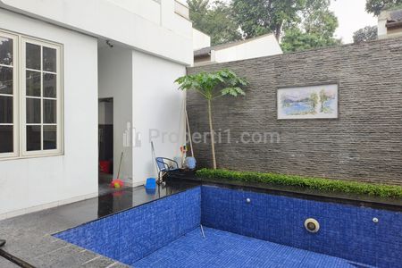 Jual Rumah 2 Lantai, Depan Taman, 5 BR, Ada Kolam Renang di Jalan Mataram, Dekat Pattimura, Kertanegara, SCBD, Senopati, Kebayoran Baru, Jaksel