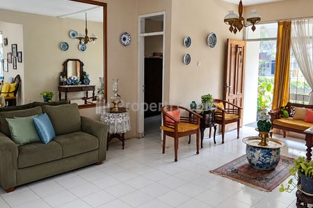 Jual Rumah Asri Terawat Luas Posisi Hook di Cimahi Cibabat dekat Tol Pasteur Bandung