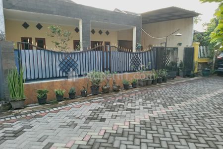 Dijual Murah di Bawah Pasaran Rumah Luas di Pondok Manggala Surabaya Barat