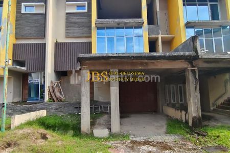 Dijual Rumah Kondisi Kosong di Komplek Graha Mansion Medan Jalan Kapten Sumarsono - Helvetia, Deli Serdang