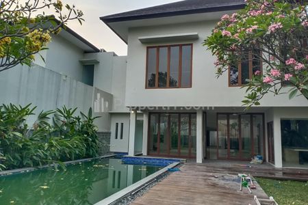 Disewakan Rumah Mewah Dekat Sekolah Ikhlas di Cilandak, Jakarta Selatan