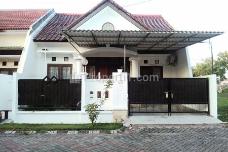 Dijual Cepat Rumah Strategis Dekat Kampus UNESA Citraland di Perum Wiyung Surabaya