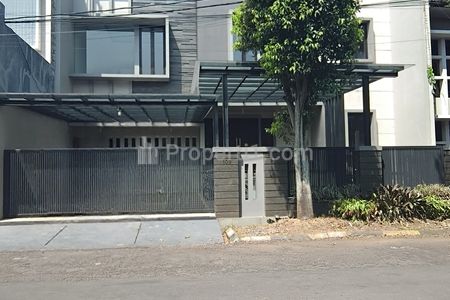 Dijual Rumah Mewah Siap Huni Lingkungan Nyaman di Batununggal Indah Buahbatu Suryalaya Bandung 