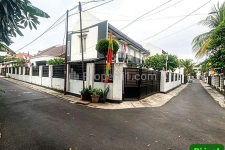 Jual Rumah dan Kost-kostan Bagus Dalam Komplek Full Penghuni di Setiabudi Jaksel