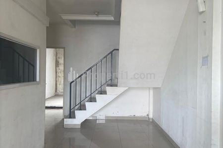 Disewakan Ruko Symphony Harapan Indah Bekasi, Kondisi Siap Pakai Cocok untuk Kantor atau Expedisi