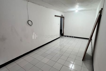 Disewakan Rumah Strategis Sarijadi Bandung