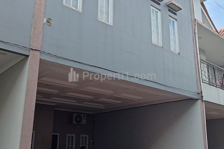 Dijual Rumah Second 2 Lantai Murah Siap Huni di Pancoran Mas Depok