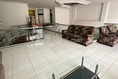Dijual Rumah Komersial Main Road Raya Satelit Surabaya Barat LT 600m2 SHM