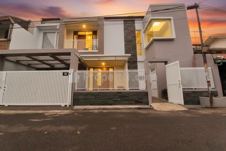 Dijual Cepat Rumah Mewah Megah Harga Murah di Margahayu Raya Metro Bandung