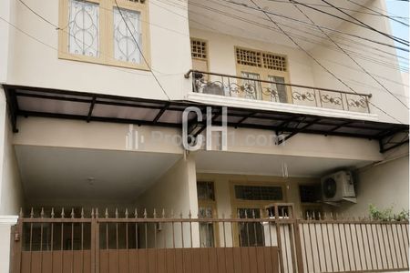 JUAL Rumah di Tanjung Duren, Grogol, Jakarta Barat – Luas Tanah 77 m2 Luas Bangunan 140 m2