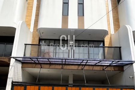 JUAL Rumah di Tanjung Duren, Grogol, Jakarta Barat – Luas Tanah 105 m2 Luas Bangunan 315 m2
