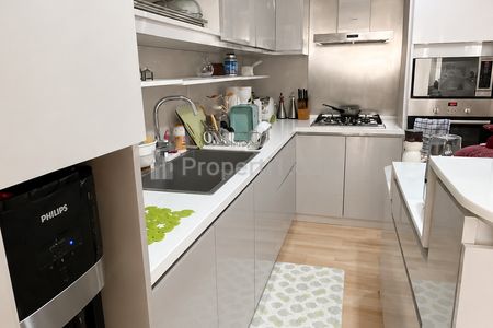 Dijual Taman Anggrek Kondominium 2 BR Furnished