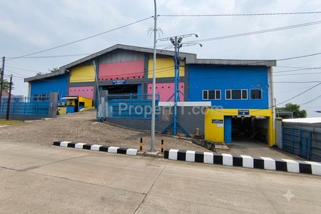 Dijual Gudang Ex Showroom Bengkel Jalan Interchange Tol Karawang Barat