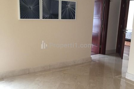 Dijual Apartemen Mewah SCBD Suites 2+1 BR Semi Furnished