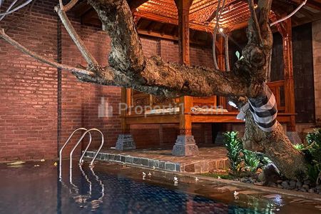 Dijual Rumah Mewah Siap Huni di Area Munjul, Cipayung, Jakarta Timur, Bonus Ikan Arwana Super Red, Meja Bilyard, Gazebo, Ukiran Kayu Jati