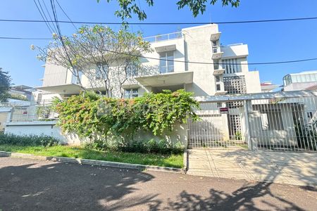 Sewa Rumah 4 Bedroom di Patra Kuningan Jakarta Selatan