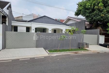Dijual Rumah Bagus Cantik Siap Huni di Komplek Cipinang Elok Jakarta Timur