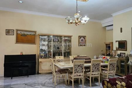 Jual Rumah 2 Lantai Mewah Siap Huni Hook di Pondok Indah Jakarta Selatan Dekat ke PIM