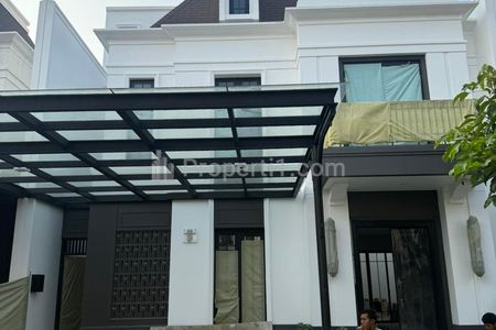 For Sale House at Jasmia Residence 4+1 Bedroom Location in Summarecon Crown Gading Bekasi